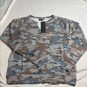 NWT Mono B Long Sleeved Top